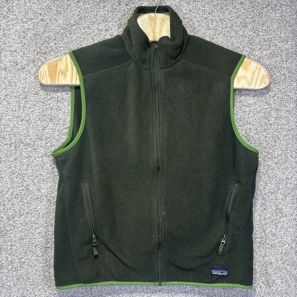 Patagonia Vest Mens Large Green Fleece Synchilla Full Zip Pockets Hiking Warm